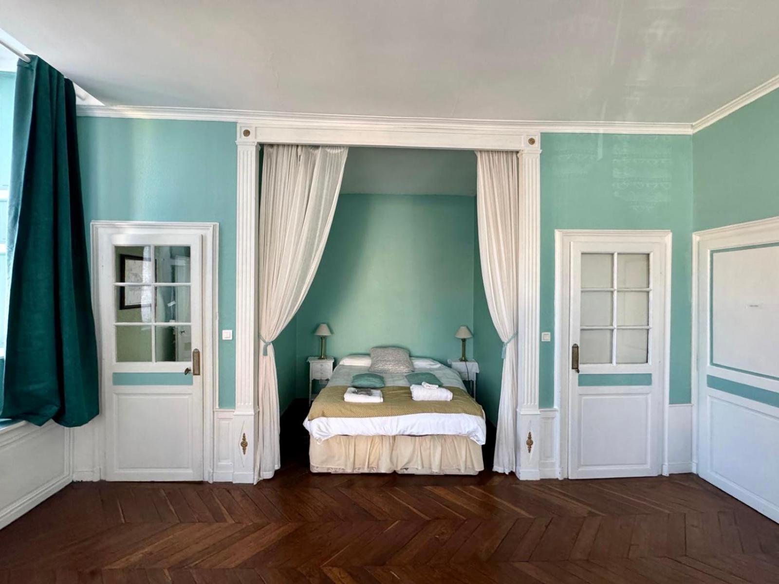 L'Escapade Place Voltaire Vermenton Zimmer foto