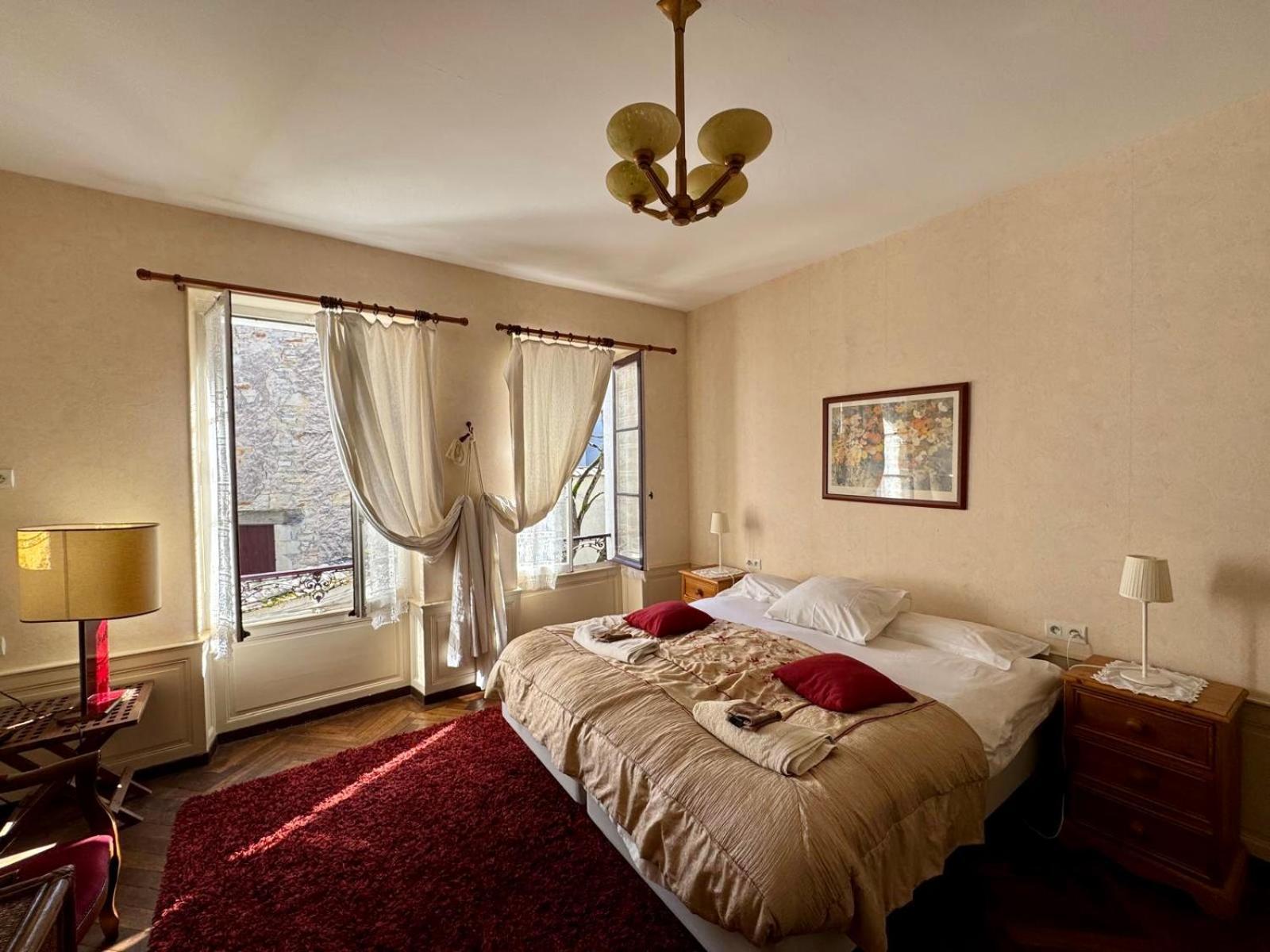 L'Escapade Place Voltaire Vermenton Zimmer foto