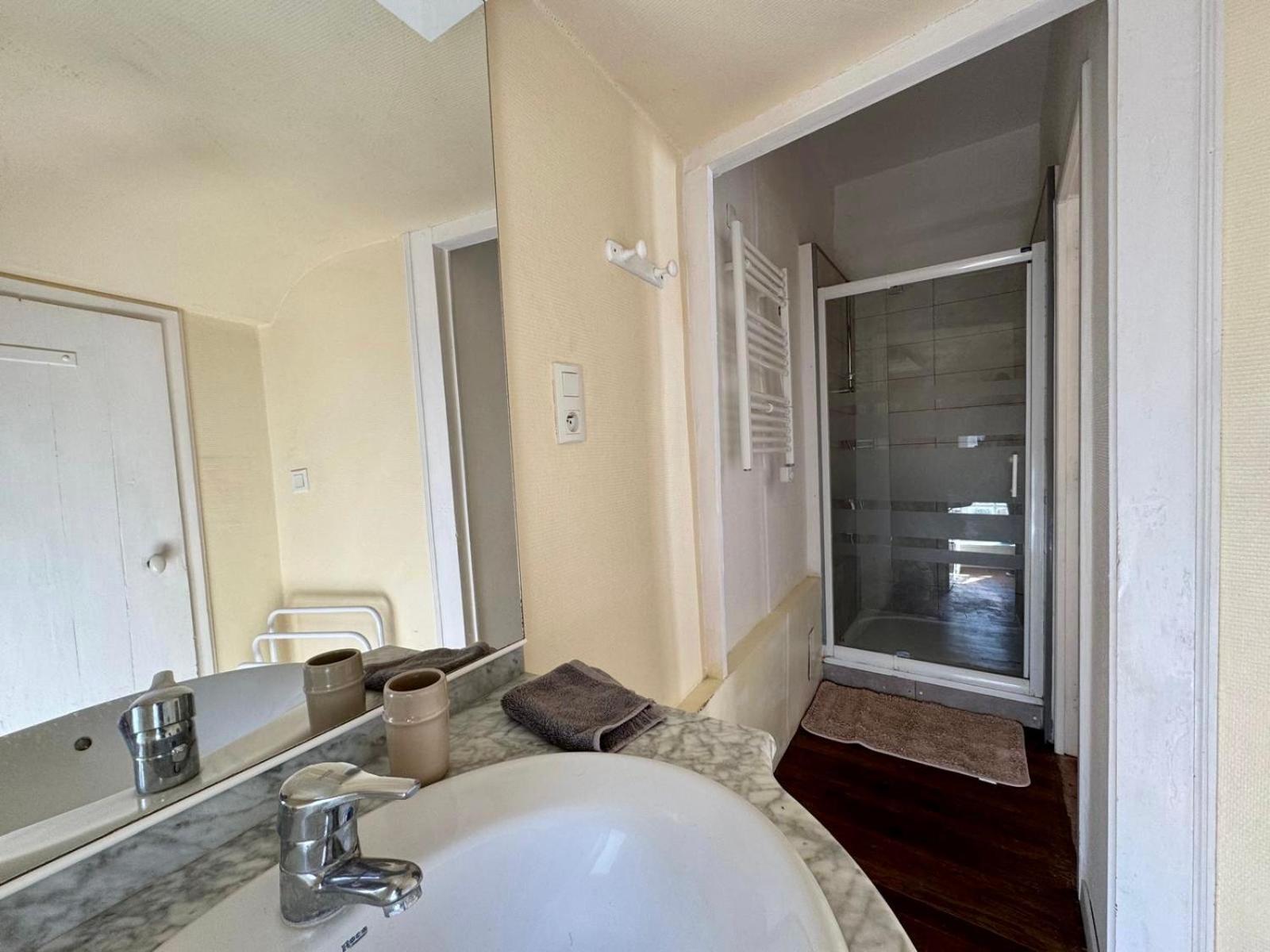L'Escapade Place Voltaire Vermenton Zimmer foto